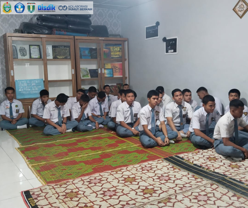 Harmoni dalam Keberagaman: Ibadah Pagi Bersama Awali Aktivitas di SMAN 1 Kabanjahe