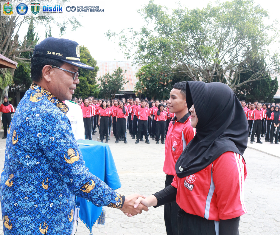  UPACARA PENUTUPAN MASA PENGENALAN LINGKUNGAN SEKOLAH (MPLS) SMAN 1 KABANJAHE TAHUN 2026 ]
