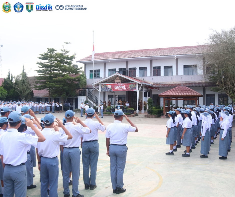 Khidmat dan Tertib: Pelaksanaan Upacara Bendera Senin di SMAN 1 Kabanjahe