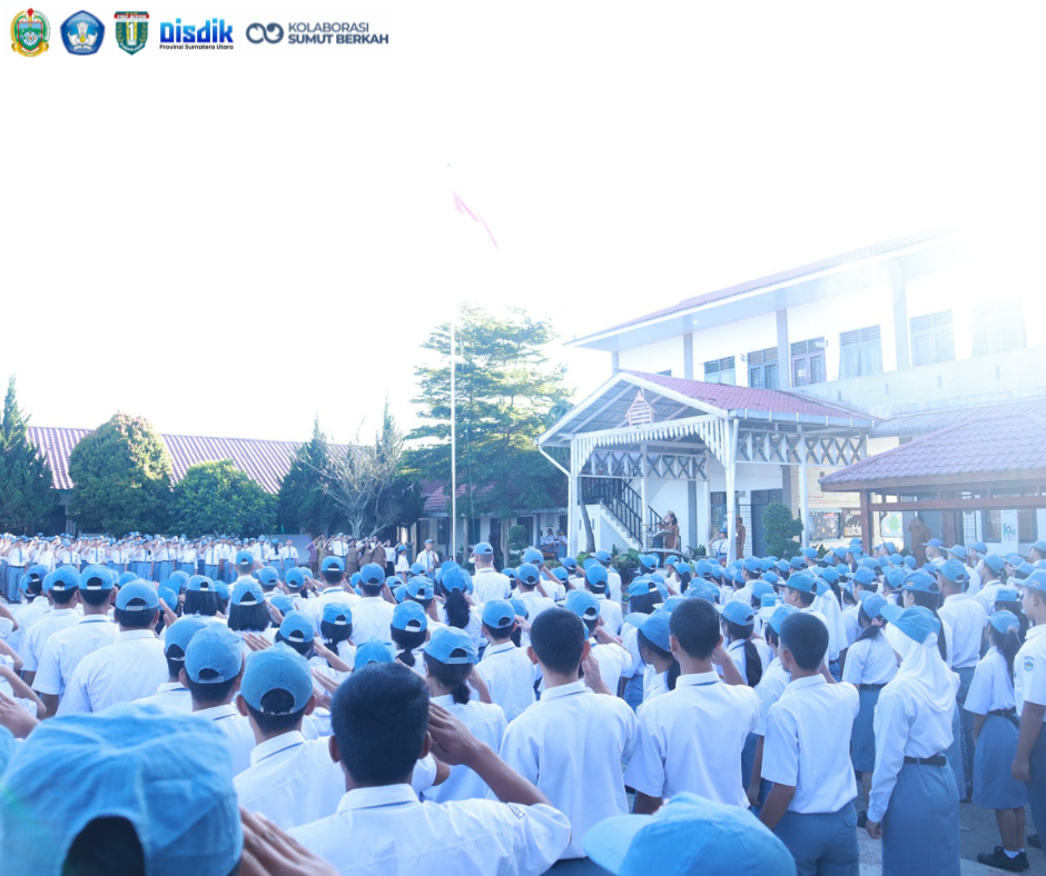 Pelaksanaan Upacara Bendera SMA Negeri 1 Kabanjahe Berjalan Khidmat dan Lancar