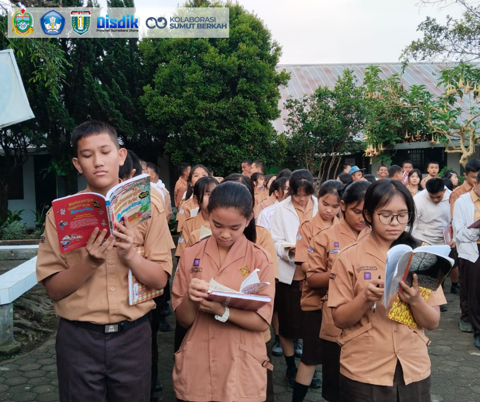 Menabur Ilmu di Tanah Karo: Saat Lapangan Smansaka Berubah Menjadi Perpustakaan Raksasa.