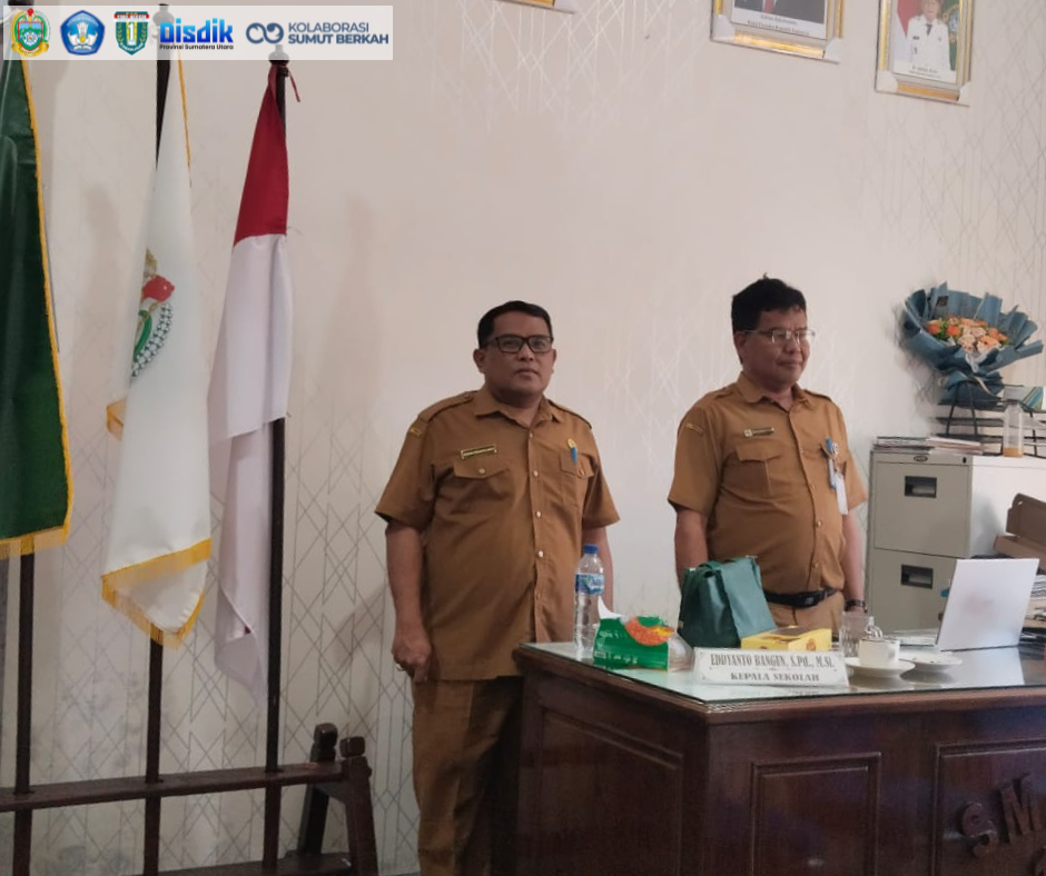 Wujud Cinta Tanah Air, SMAN 1 Kabanjahe Rutin Gelar Sikap Sempurna Menyanyikan Indonesia Raya Setiap Pukul 10.00 WIB