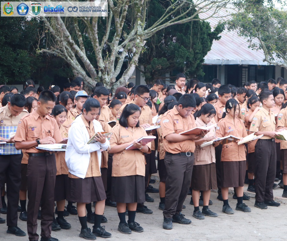 Semarak Literasi dan Pembagian Hadiah Lomba Pra-17 Agustus di SMAN 1 Kabanjahe